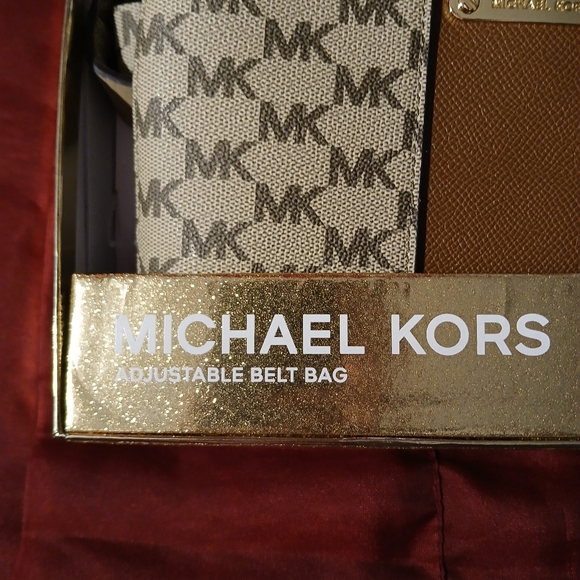 Michael kors adjustable belt bag - Picture 2 of 4